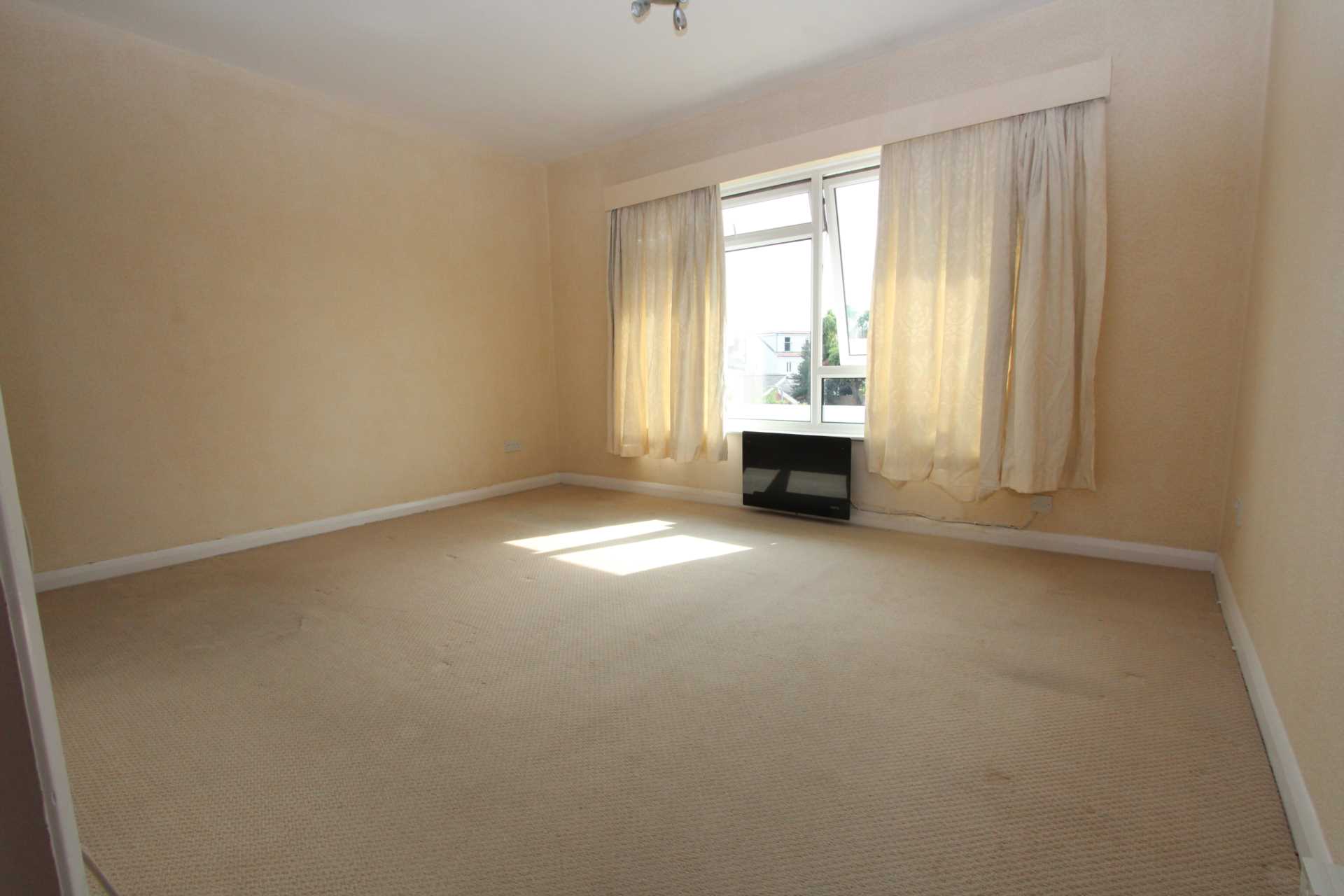 Colbert Avenue, Thorpe Bay, Image 6