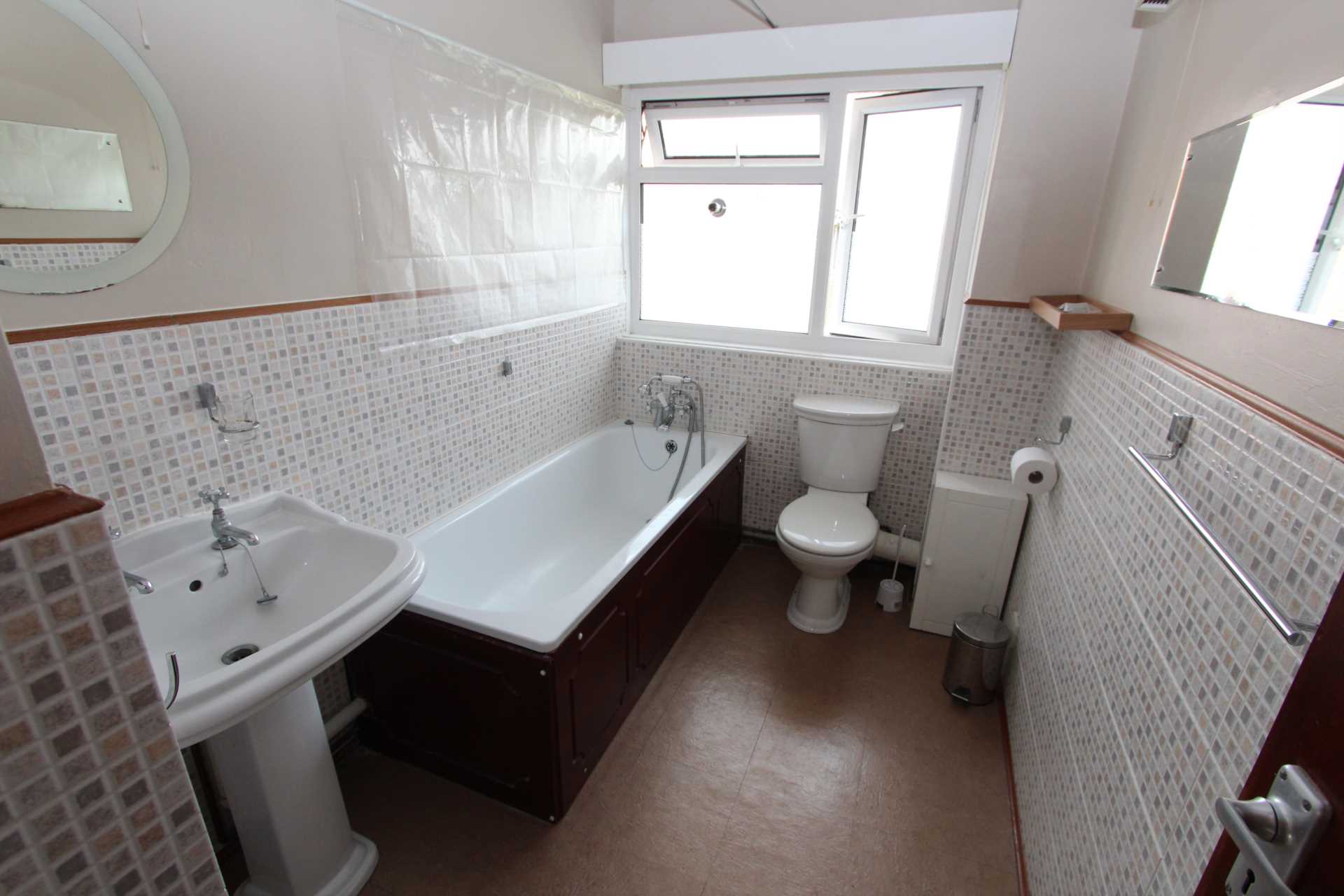 Colbert Avenue, Thorpe Bay, Image 8