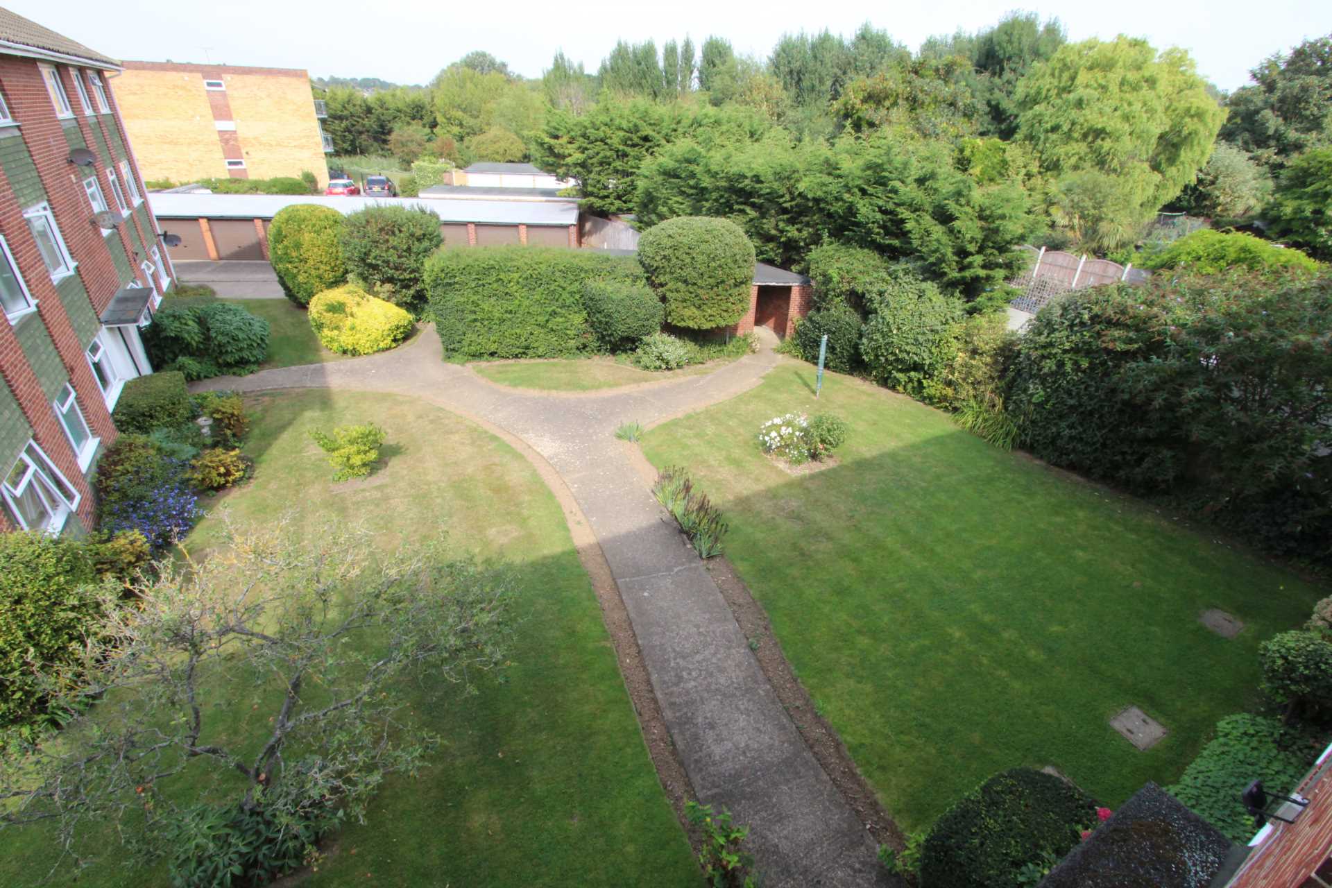 Colbert Avenue, Thorpe Bay, Image 9