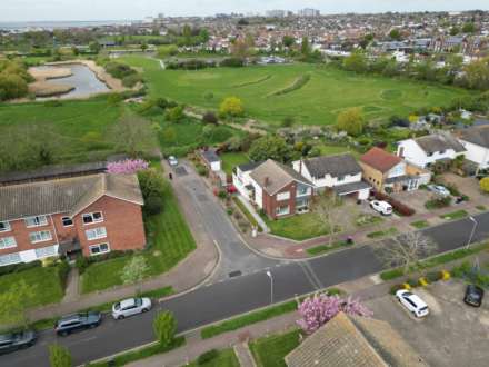 Colbert Avenue, Thorpe Bay, Image 12