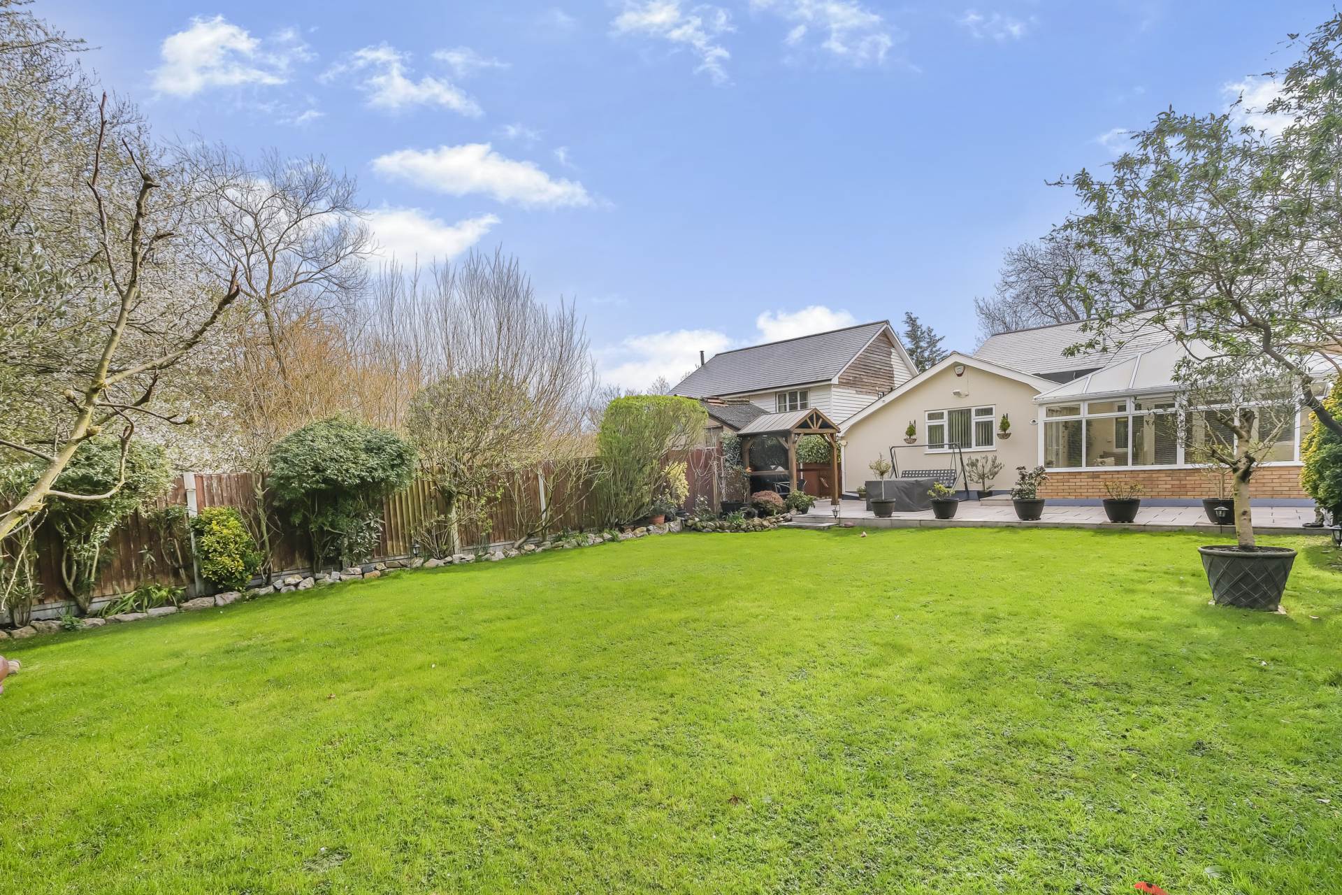 Lee Chapel Lane, Basildon, Image 2