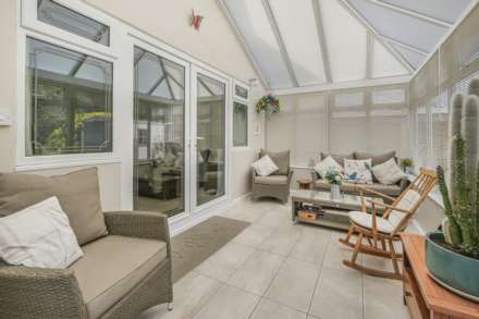 Lee Chapel Lane, Basildon, Image 10