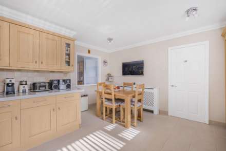 Lee Chapel Lane, Basildon, Image 12