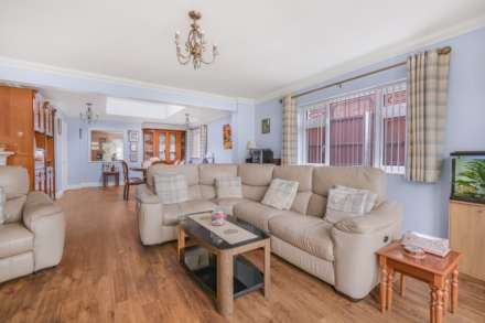 Lee Chapel Lane, Basildon, Image 9