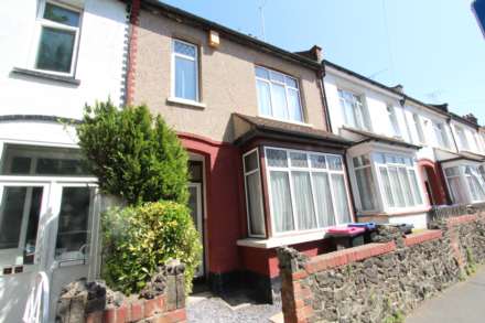 Property For Sale Silverdale Avenue, Westcliff On Sea