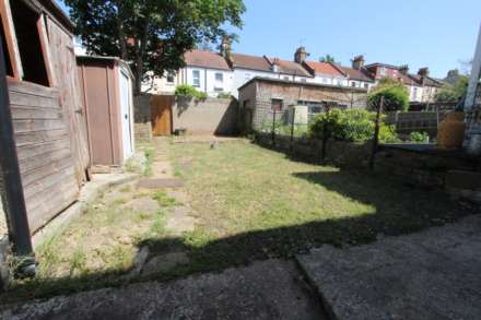 Silverdale Avenue, Westcliff On Sea, Image 11