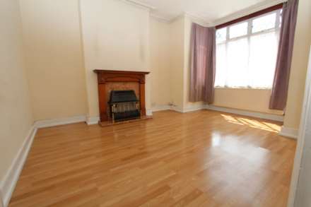 Silverdale Avenue, Westcliff On Sea, Image 2