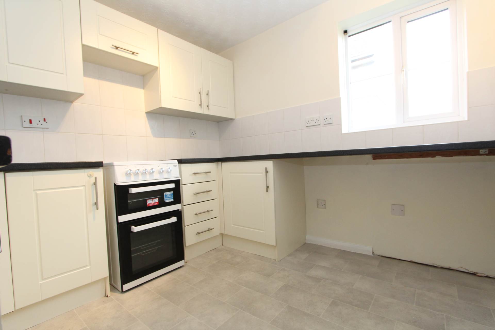 Saxon Court, London Road, Image 7