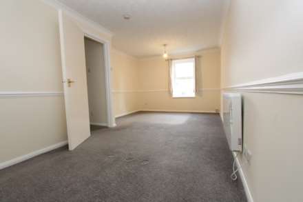 Saxon Court, London Road, Image 3