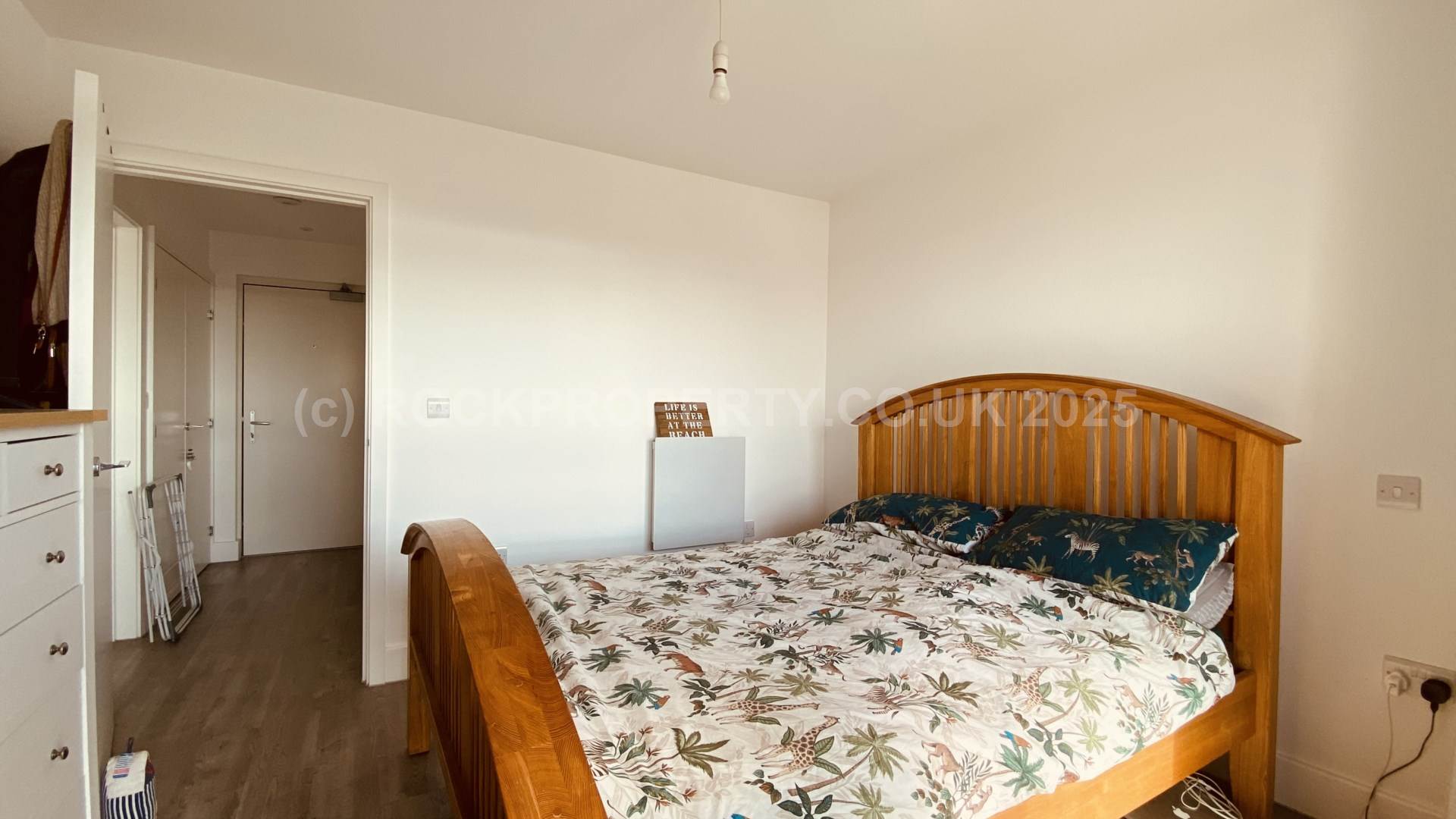 Modern 1 Bed + Sea Views, Storage & Parking, College Gardens, Town Outskirts, Image 11