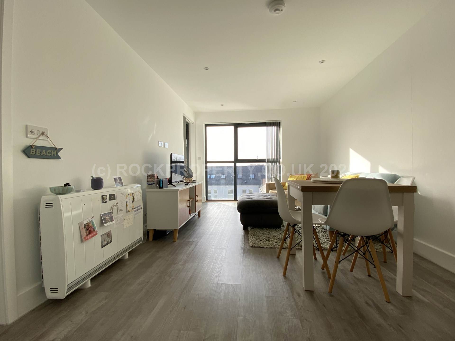 Modern 1 Bed + Sea Views, Storage & Parking, College Gardens, Town Outskirts, Image 7