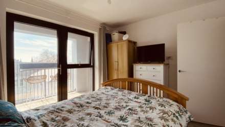 Modern 1 Bed + Sea Views, Storage & Parking, College Gardens, Town Outskirts, Image 12