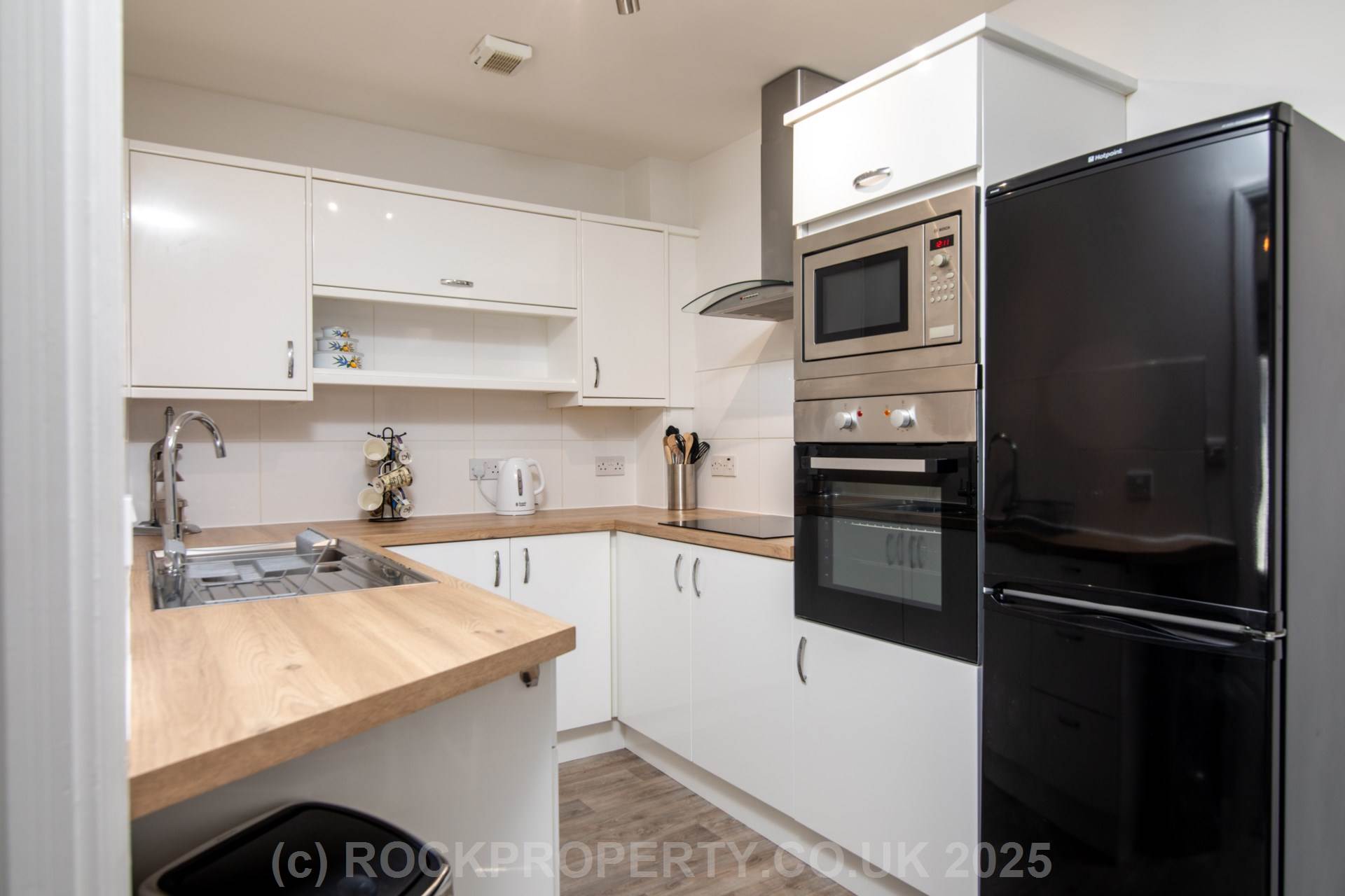 SPACIOUS 1 BED + PARKING, Cobblestones, St Helier, Image 9