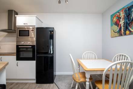 SPACIOUS 1 BED + PARKING, Cobblestones, St Helier, Image 11