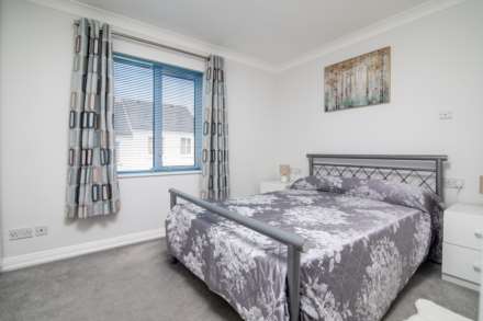 SPACIOUS 1 BED + PARKING, Cobblestones, St Helier, Image 13