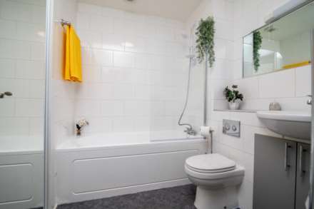SPACIOUS 1 BED + PARKING, Cobblestones, St Helier, Image 16