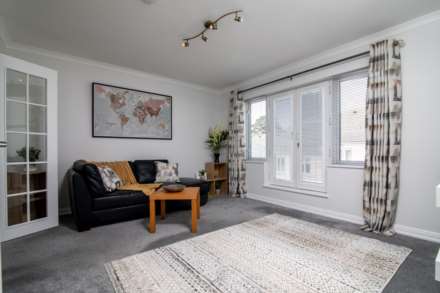 SPACIOUS 1 BED + PARKING, Cobblestones, St Helier, Image 2
