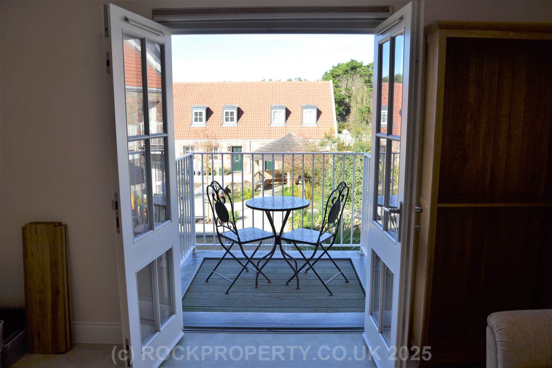 LARGE 1 BED WITH 2 BALCONIES, La Grande Route De La Cote, St Clement, Image 4