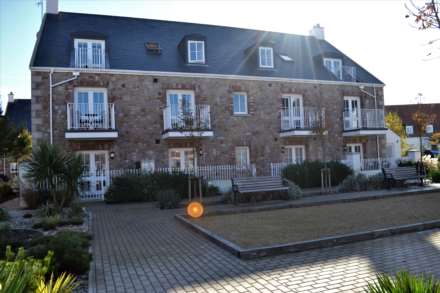 LARGE 1 BED WITH 2 BALCONIES, La Grande Route De La Cote, St Clement, Image 2