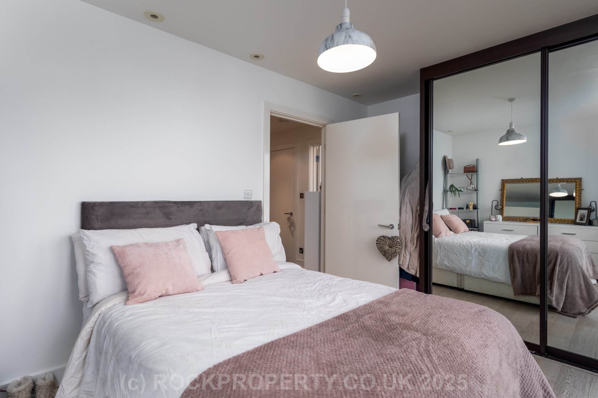 PENTHOUSE APARTMENT WITH PARKING, Le Capelain House, La Rue L'Etau, St Helier, Image 13