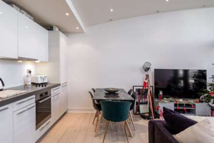 PENTHOUSE APARTMENT WITH PARKING, Le Capelain House, La Rue L'Etau, St Helier, Image 8