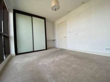 STUNNING 1 BED PENTHOUSE APARTMENT, Le Capelain House, St Helier, Image 11