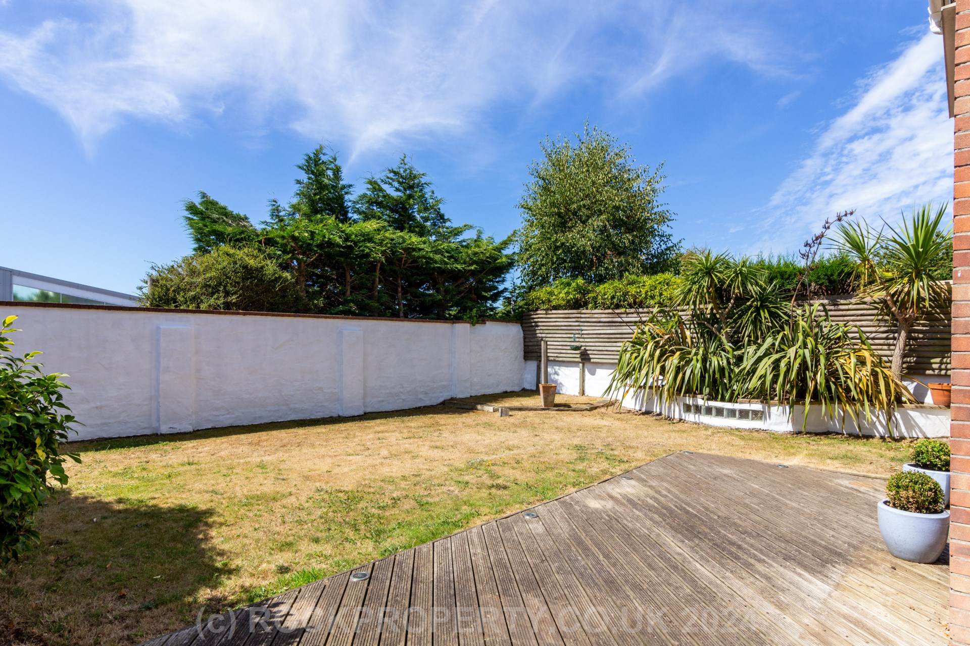 SUBSTANTIAL 3/4 BED FAMILY HOUSE, Outskirts of St Helier, Image 2