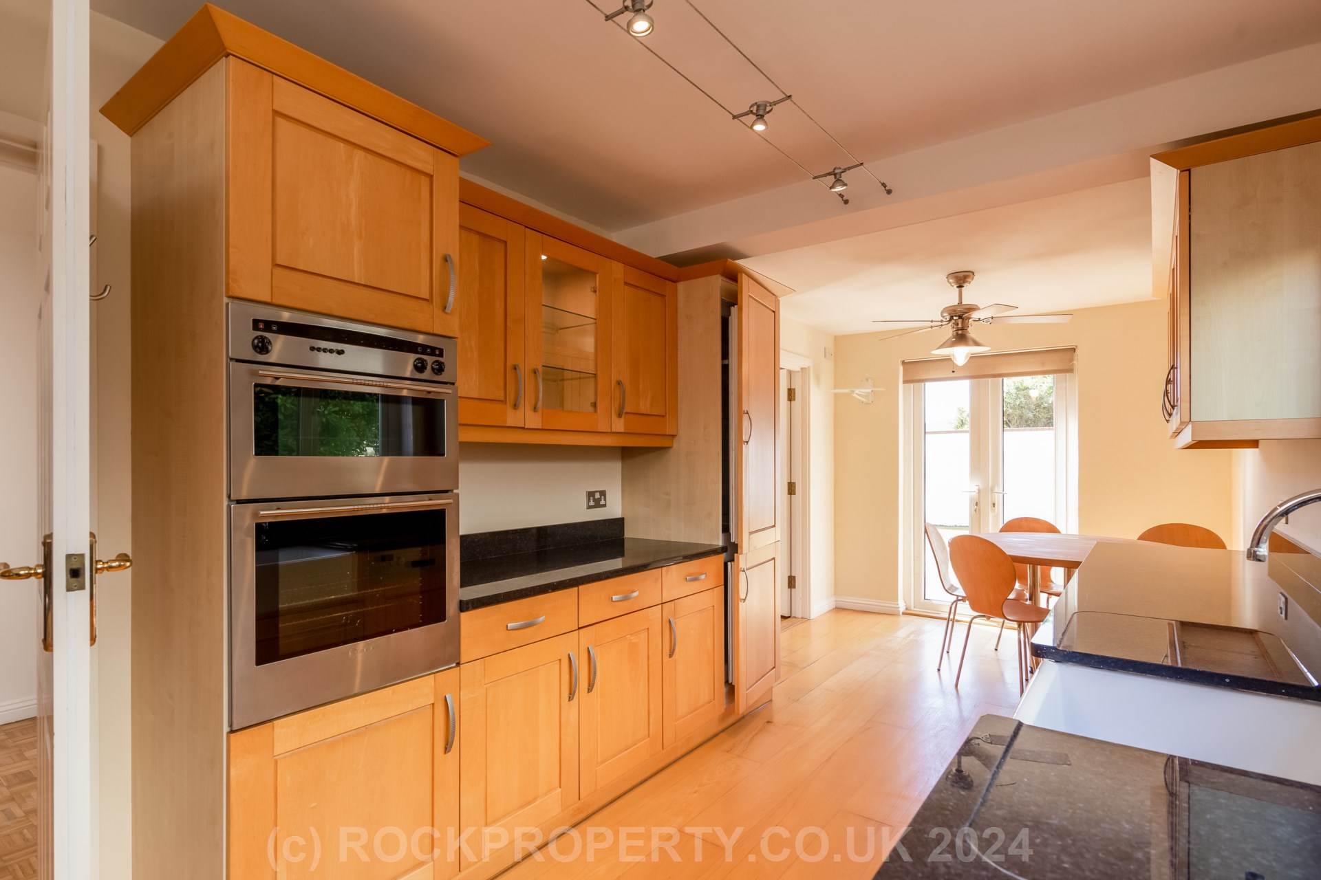 SUBSTANTIAL 3/4 BED FAMILY HOUSE, Outskirts of St Helier, Image 8