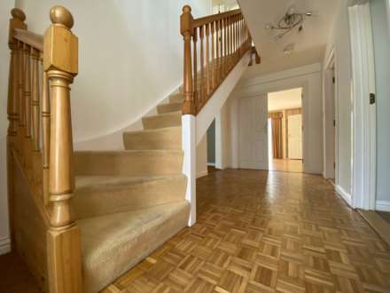 SUBSTANTIAL 3/4 BED FAMILY HOUSE, Outskirts of St Helier, Image 3