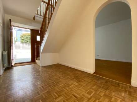 SUBSTANTIAL 3/4 BED FAMILY HOUSE, Outskirts of St Helier, Image 4