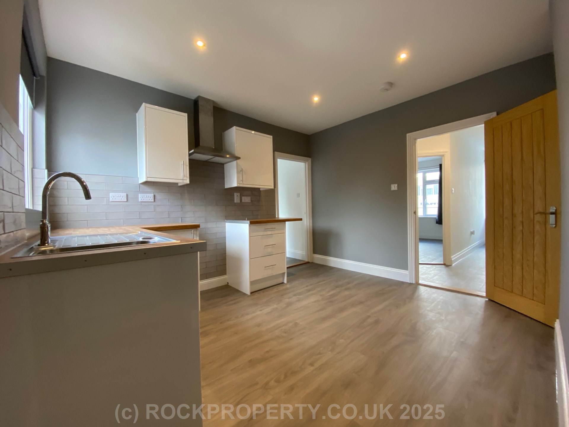 LARGE 3 BED DUPLEX, Victoria Road, St Saviour, Image 5