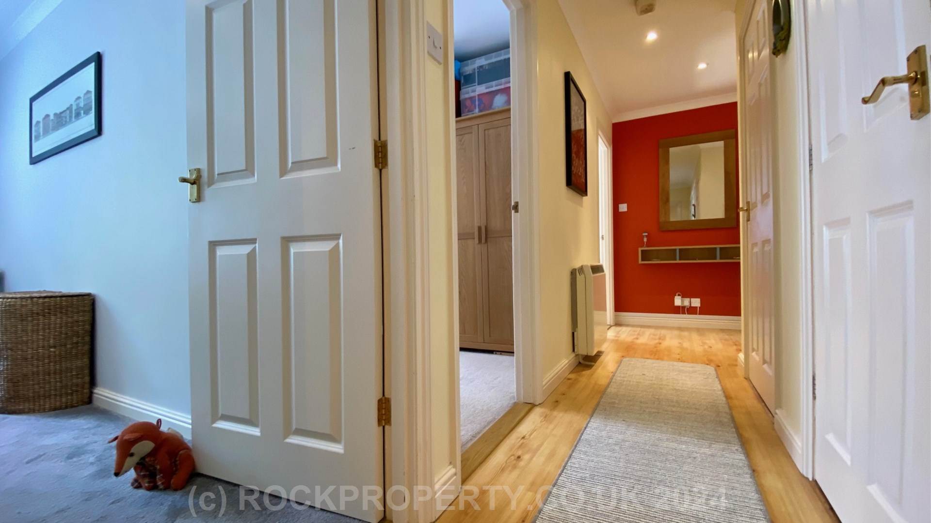 SPACIOUS 2 BED + BALCONY, Woodville Apartments, St Saviour's Road, Image 11