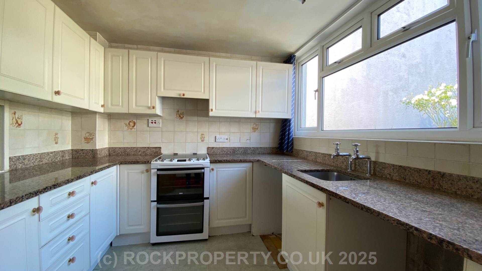 4 BED HOME WITH SEA VIEWS, Palace Close, St Saviour, Image 7