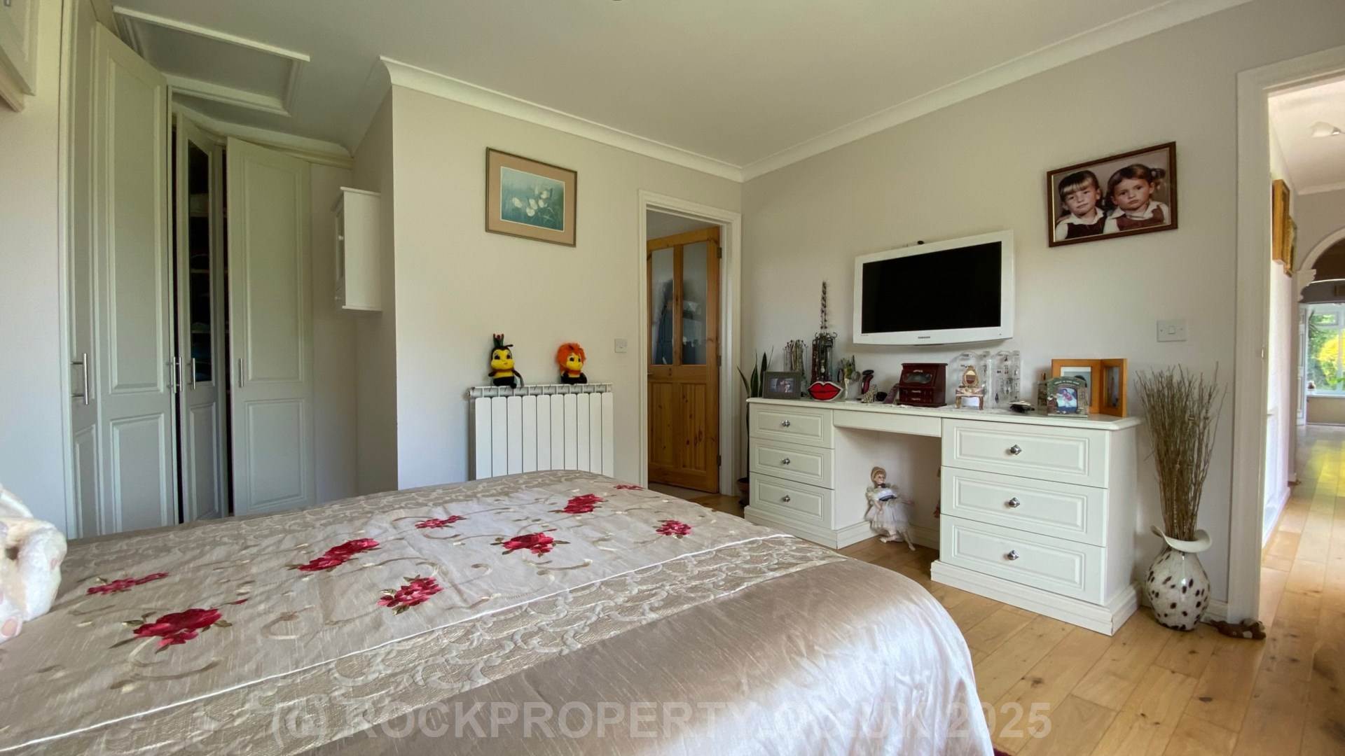 LARGE 3 BED 3 BATH BUNGALOW, La Rue Es Abbes, Rural St John, Image 25