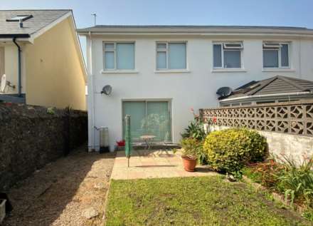 LARGE TWO BED HOUSE, Aubin Lane, St Saviour, Image 3