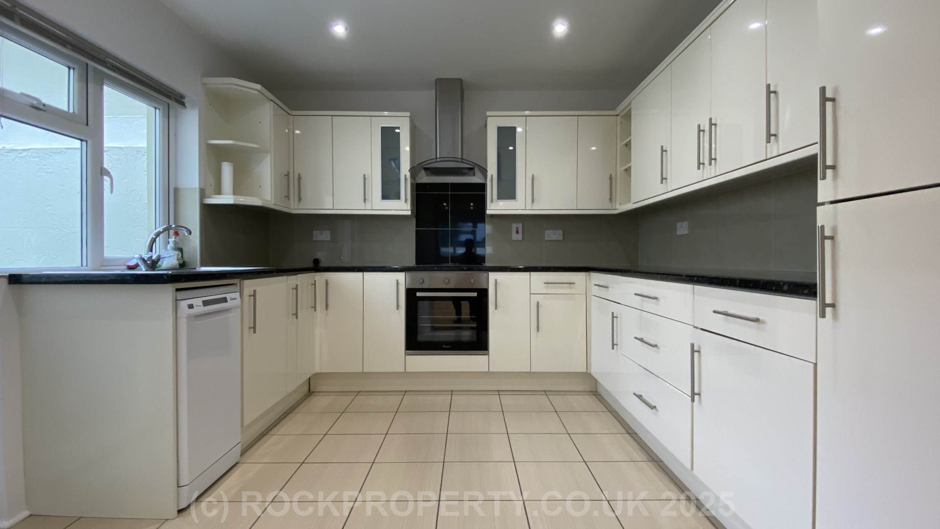 SPACIOUS 3 BED 2 BATH, Quiet cul-de-sac, St Saviour, Image 12