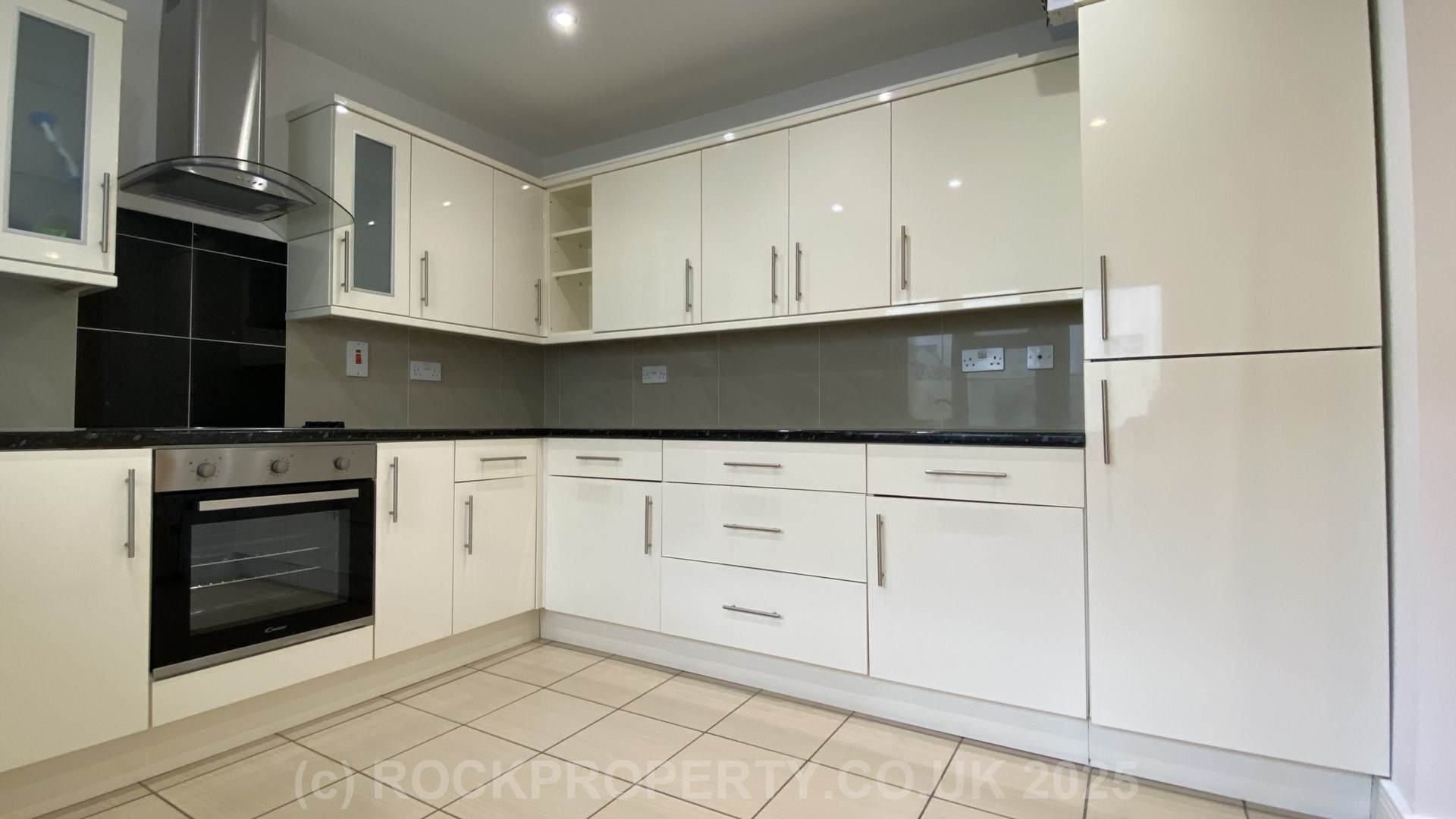 NEWLY REFURBISHED 3 BED 2 BATH, Quiet cul-de-sac, St Saviour, Image 13