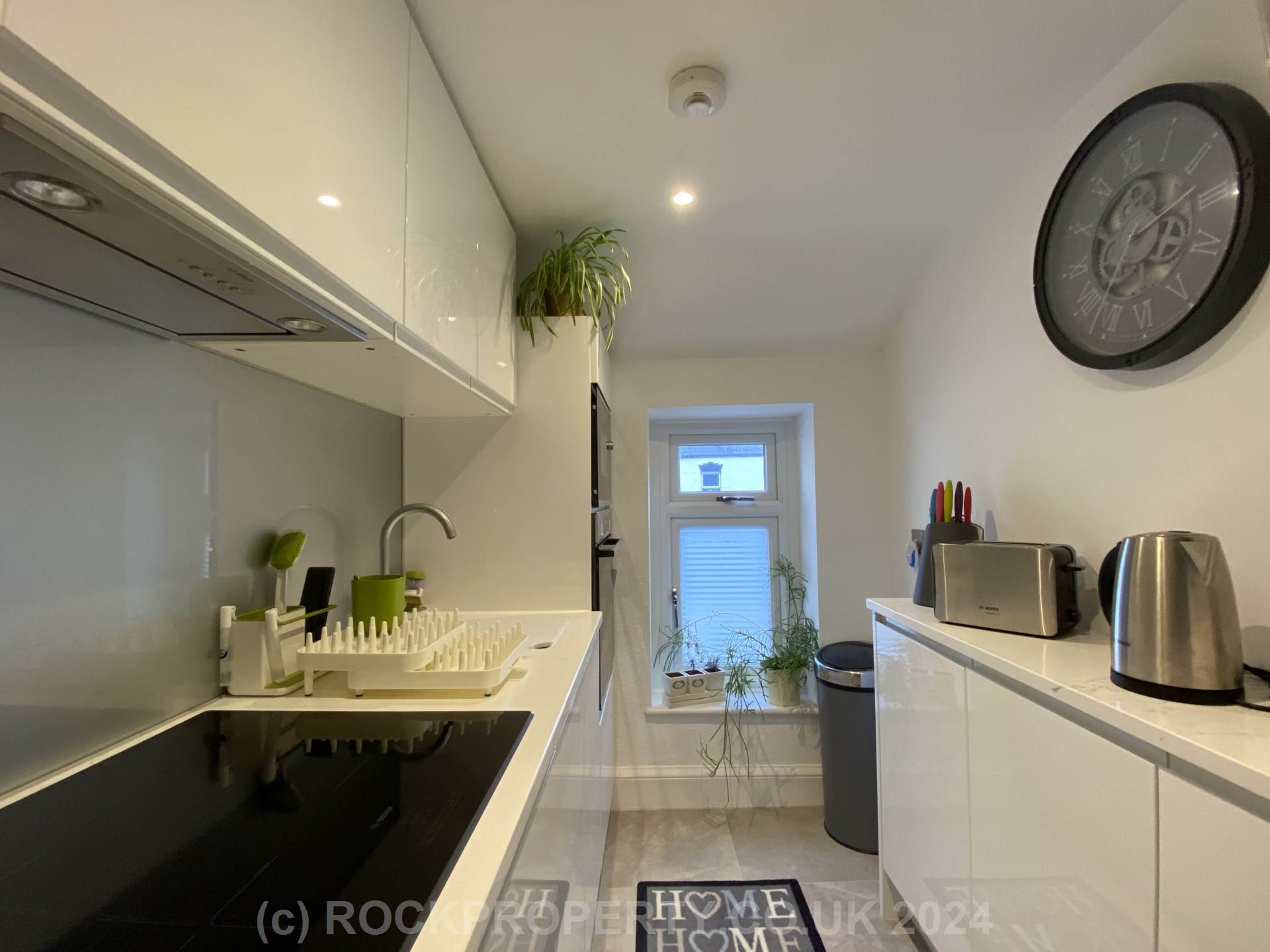 IMMACULATE 1 BED STUDIO FLAT, St Marks Road, St Helier, Image 1