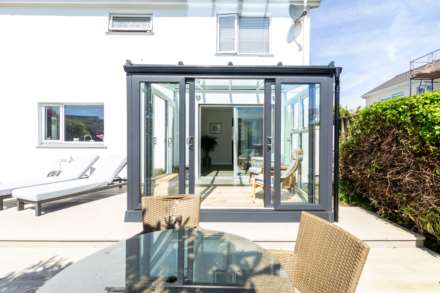 Location, Location, Location - Stunning 4 Bed nr Green Island Beach, St Clement, Image 13