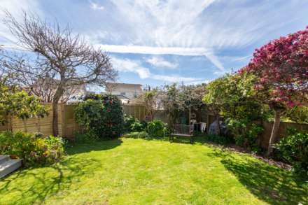 EXQUISITE DETACHED HOME, 4 Bed 2 Bath House, Nr Green Island Beach, St Clement, Image 25