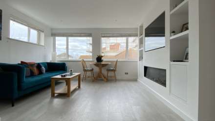 MODERN 2 BED WITH PARKING, St Clement Inner Road, Image 4