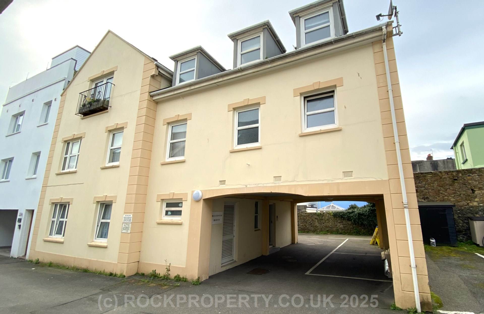 SPACIOUS 2 BED FLAT, Brighton Road, Image 1