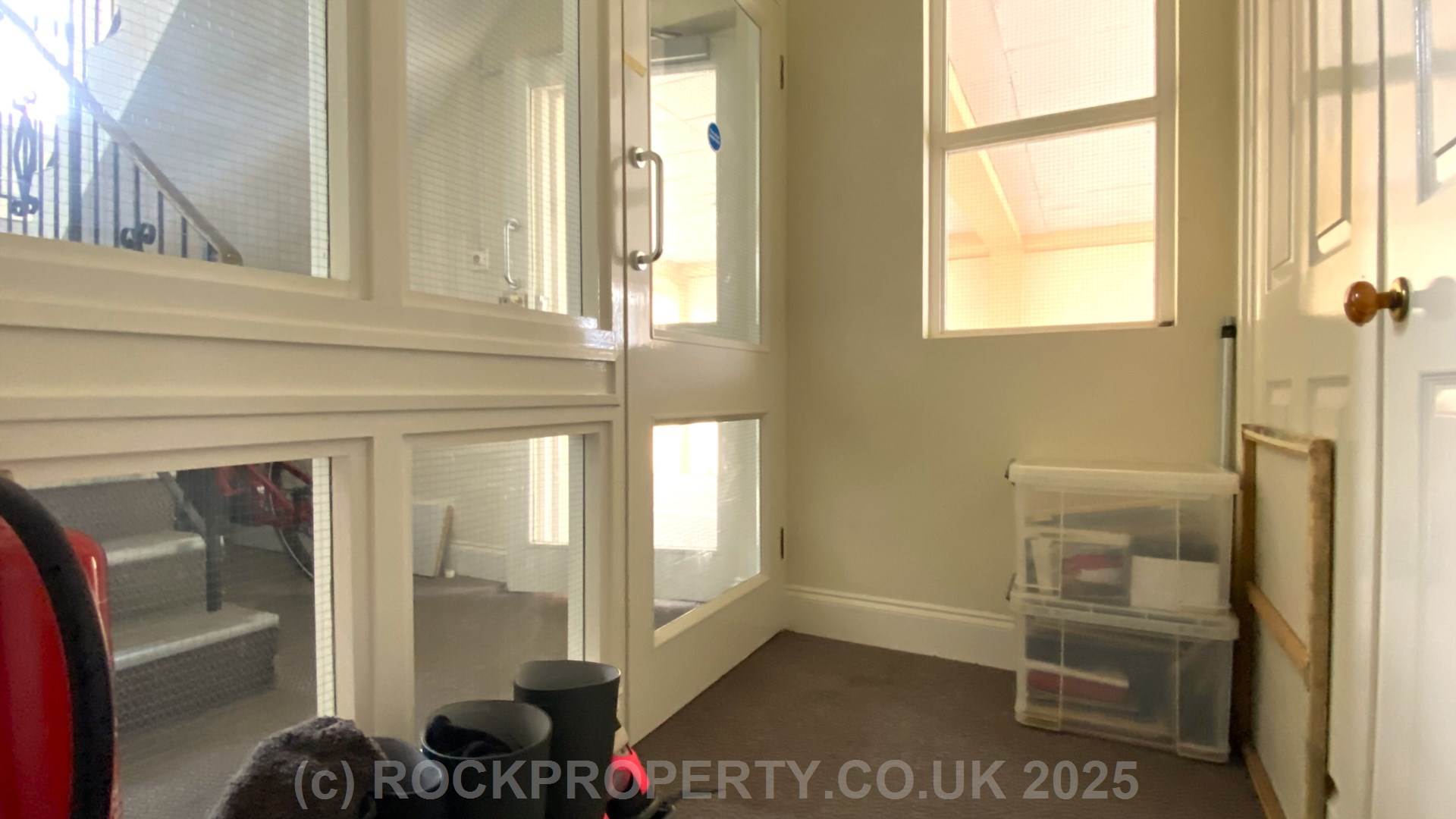 SPACIOUS 2 BED FLAT, Brighton Road, Image 13