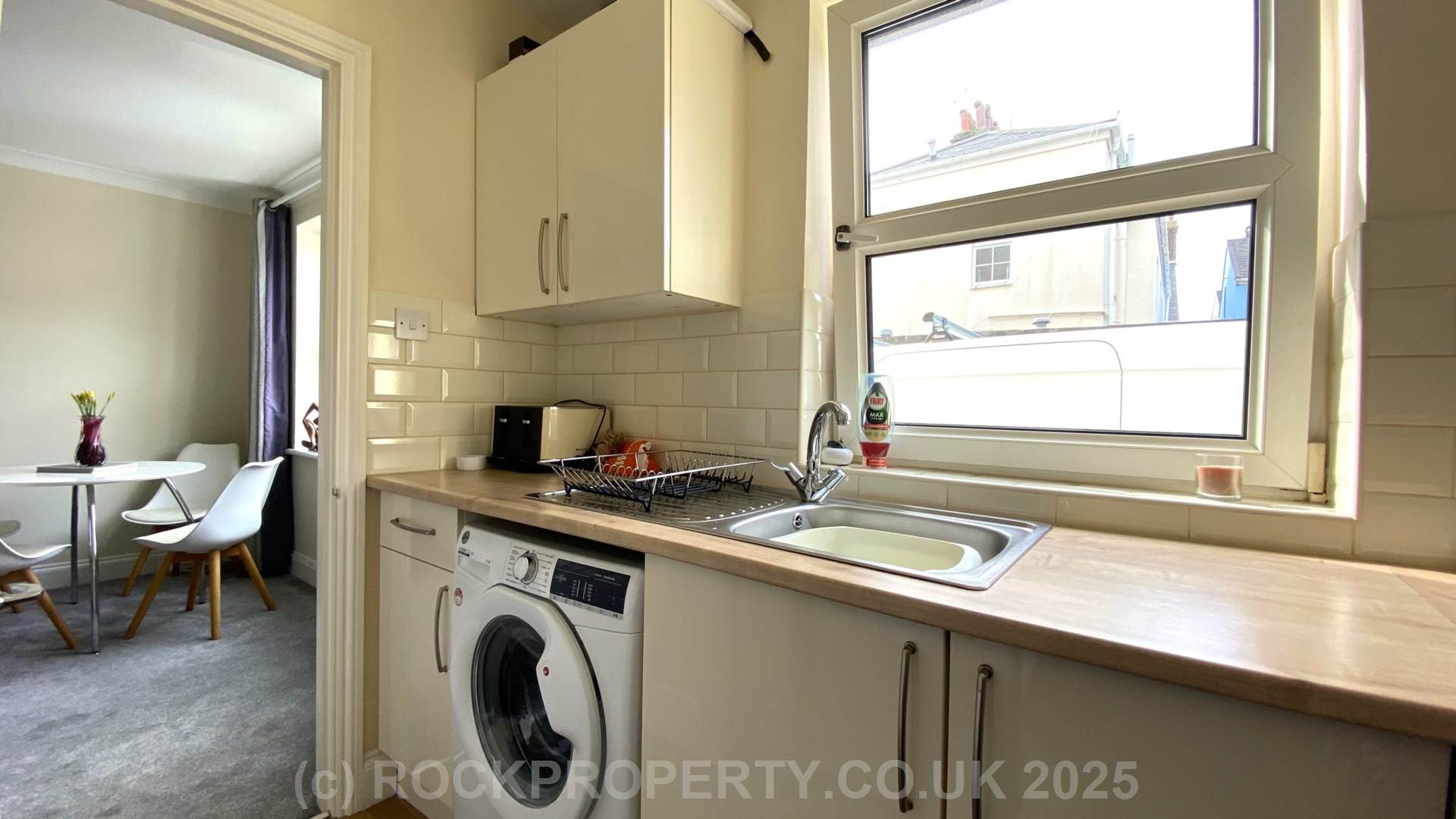 SPACIOUS 2 BED FLAT, Brighton Road, Image 7