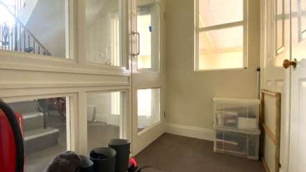 SPACIOUS 2 BED FLAT, Brighton Road, Image 13