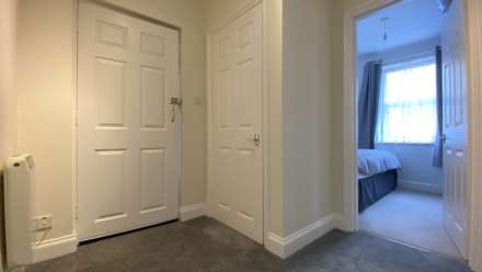 SPACIOUS 2 BED FLAT, Brighton Road, Image 8