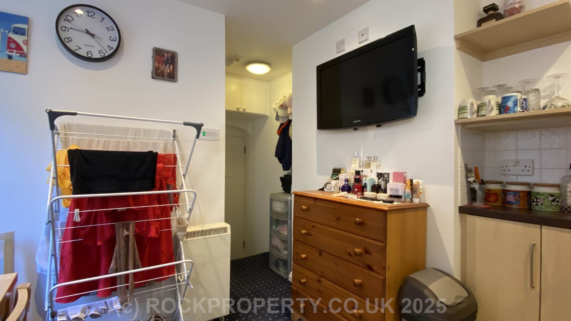 First Floor Studio Apartment, Town Outskirts, Image 7