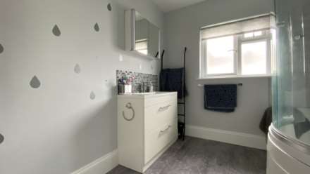 DECEPTIVELY SPACIOUS 3 BED, Bellozanne Road, First Tower, Image 26