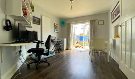 DECEPTIVELY SPACIOUS 3 BED, Bellozanne Road, First Tower, Image 3