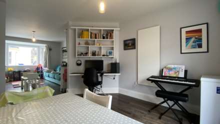 DECEPTIVELY SPACIOUS 3 BED, Bellozanne Road, First Tower, Image 7